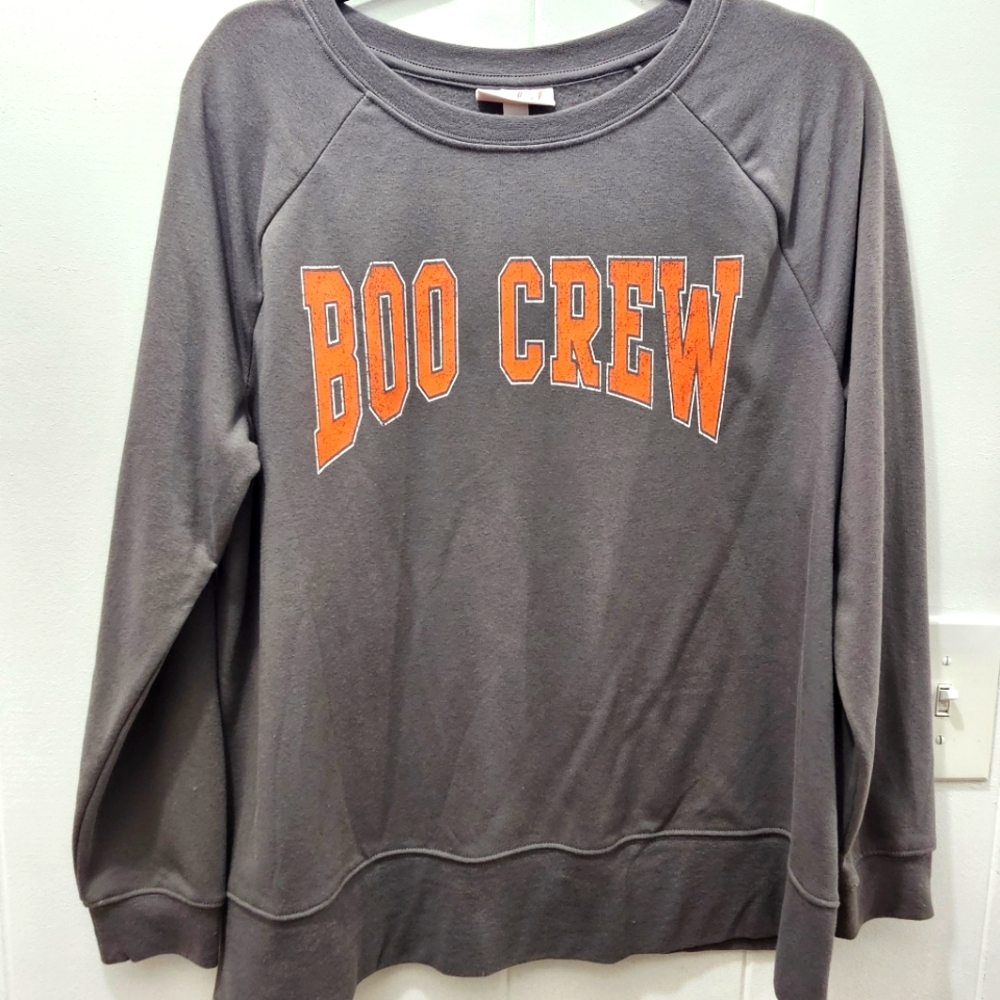 Isabel Maternity Gray Boo Crew Graphic Maternity Sweatshirt NWT size Medium